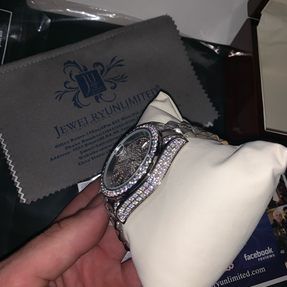 Jewlwery unltd simulated diamond watch - Picture 3 of 3